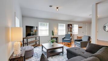 Apartment (2 Bedrooms) | Front of property