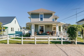 House (6 Bedrooms) | Front of property - 10 Mi to Mad River Mtn: Family-friendly Retreat! (West Liberty)