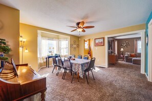 House (6 Bedrooms) | Interior