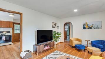 House (2 Bedrooms) | Interior