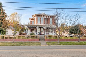 House (4 Bedrooms) | Interior - 2 Blocks to Ohio River! Historic Victorian Gem (Gallipolis)