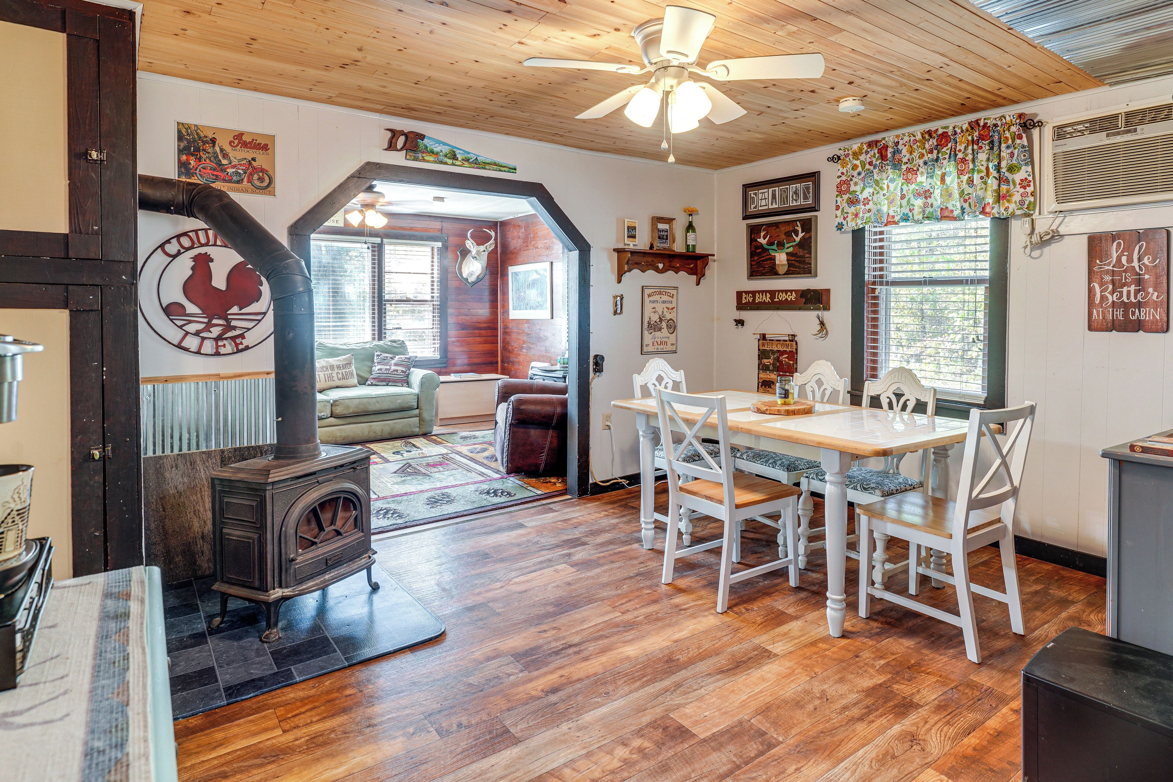 House (3 Bedrooms) | Interior