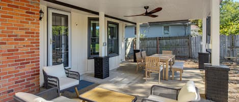 House (5 Bedrooms) | Interior