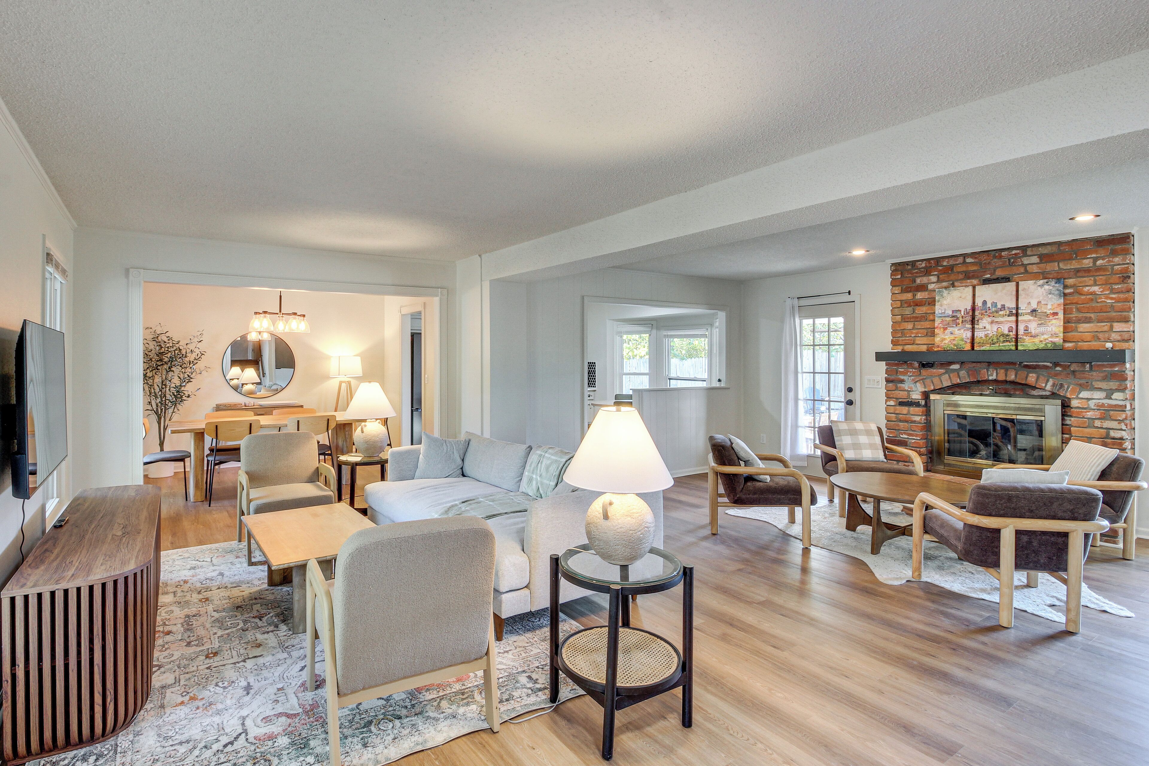 House (5 Bedrooms) | Interior