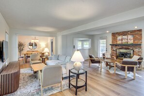 House (5 Bedrooms) | Interior