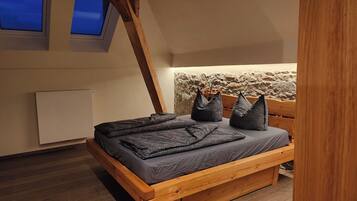 In-room safe, free WiFi