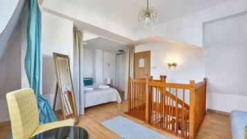 Comfort Apartment, Kitchenette, Mezzanine | Iron/ironing board, free WiFi