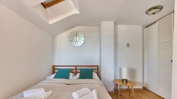 Comfort-Apartment, Kochnische, Zwischengeschoss | Bügeleisen/Bügelbrett, kostenloses WLAN