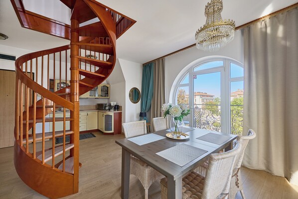 Departamento Confort, cocineta, mezzanine | Servicio a la habitación