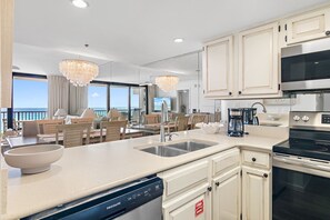 Fridge, microwave, oven, stovetop - Gulf Front - Unsurpassable Views - Pool - Workout Room - Private Beach Access (Santa Rosa Beach)