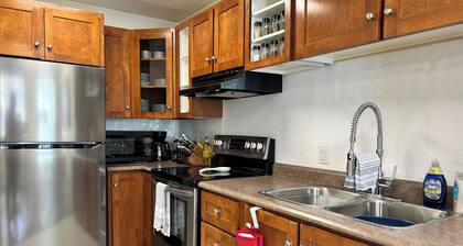 Cozy 2-Bedroom Main Floor Apt!