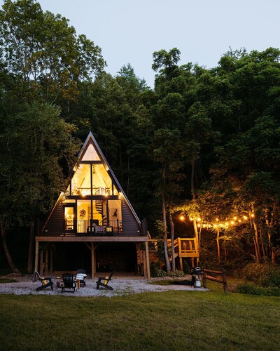 “The Pinnacle”, A Luxury A-frame Treehouse