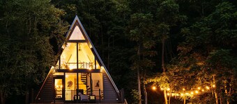 “The Pinnacle”, A Luxury A-frame Treehouse