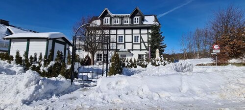 Holiday Home 'Fachwerkhaus Korntenne' with Mountain View, Private Terrace and Wi-Fi