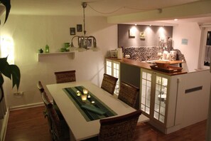 Dining - Holiday Home 'Fachwerkhaus Korntenne' with Mountain View, Private Terrace and Wi-Fi (Willingen (Upland))