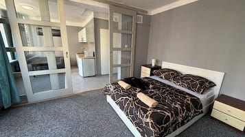 Desk, laptop workspace, iron/ironing board, free WiFi