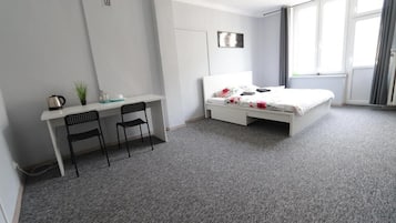 Classic Room, 1 Double Bed | Desk, laptop workspace, iron/ironing board, free WiFi