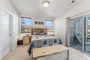 Internet, bed sheets