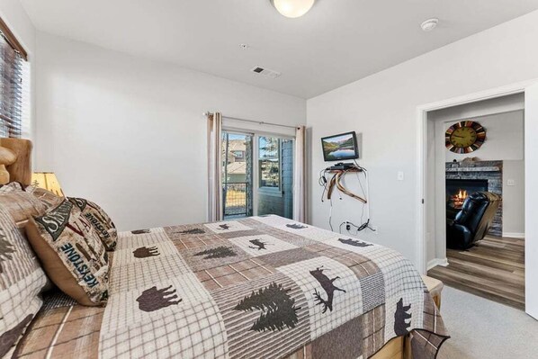 Internet, bed sheets