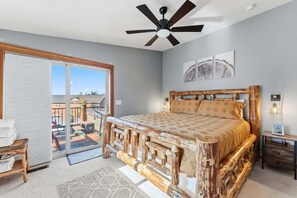 Internet, bed sheets - Stay in this lovely tri-level townhome in a quiet local Fraser neighborhood. Sp (Fraser)