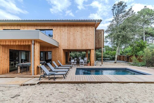 Villa 10 pers in Carreyre, heated pool, air conditioning