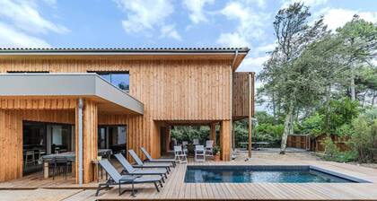 Villa 10 pers in Carreyre, heated pool, air conditioning