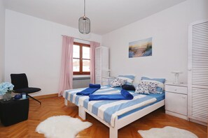 4 室のベッドルーム、WiFi