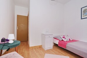 4 室のベッドルーム、WiFi