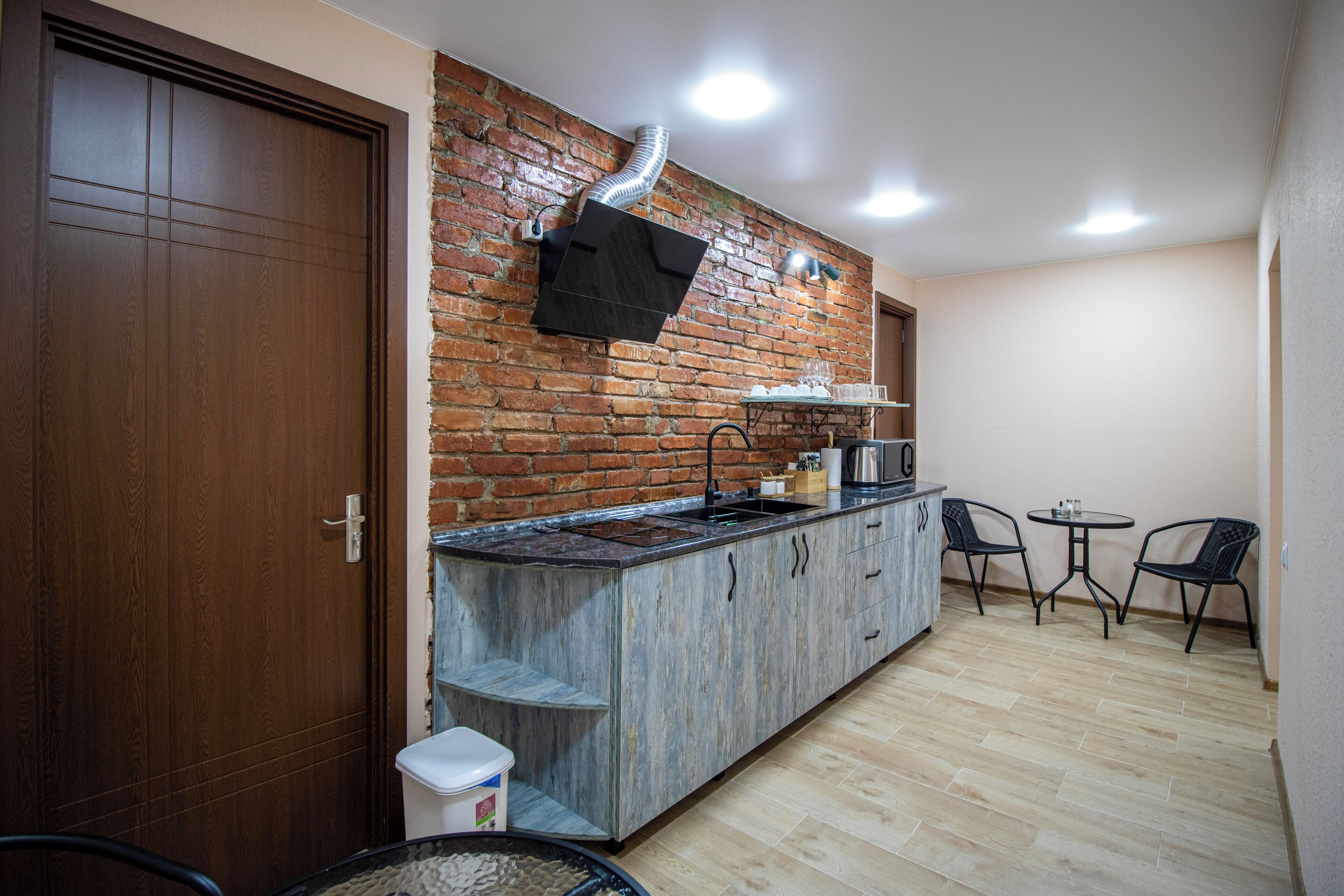 Mikrobølgeovn og kokeplater