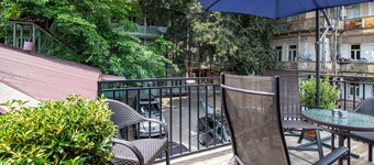 Beautiful house with a garden in the heart of Tbilisi, 4 bedrooms with AC