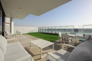 Villa, 4 Bedrooms, Beach View, Beachfront | Garden view