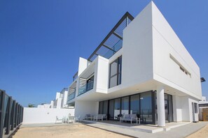 Exterior - Silk Valley-4B with Private Beach Access (Al Hamriya)