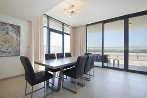 Villa, 4 Schlafzimmer, Strandblick, Strandnähe | Esszimmer