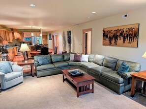 TV, peis og DVD-spiller