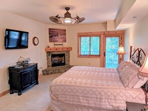 3 makuuhuonetta, silitysrauta/-lauta, ilmainen Wi-Fi, vuodevaatteet