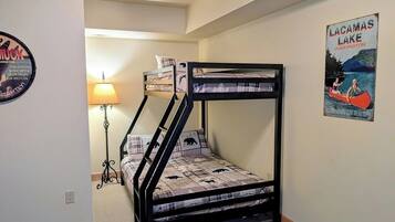 3 quartos, ferros/tábuas de passar roupa, Wi-Fi de cortesia