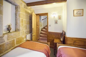 2 bedrooms, iron/ironing board, WiFi, bed sheets - Host & Stay | The Spirit (Whitby)