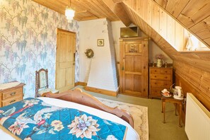 2 bedrooms, iron/ironing board, WiFi, bed sheets - Host & Stay | The Spirit (Whitby)
