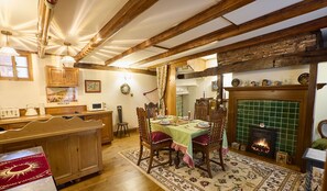 Dining - Host & Stay | The Spirit (Whitby)