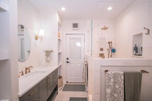 Shower, hair dryer, towels