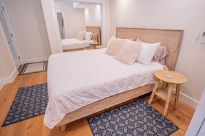 Desk, iron/ironing board, WiFi, bed sheets