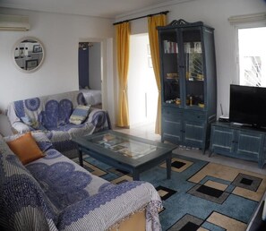 Rumah, 2 kamar tidur, balkon, pemandangan kebun | Ruang keluarga