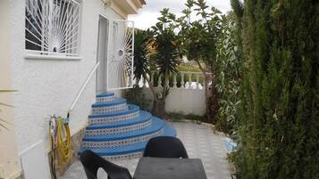 House, 2 Bedrooms, Balcony, Garden View | Garden