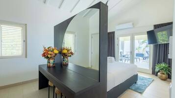 6 Schlafzimmer, Schreibtisch, Bügeleisen/Bügelbrett, WLAN