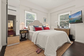 3 bedrooms, desk, iron/ironing board, WiFi