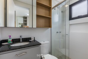 Basic Apartment | Bathroom