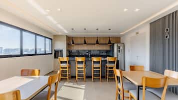 Basic Apartment | Dining