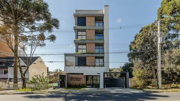 Basic Apartment | Exterior