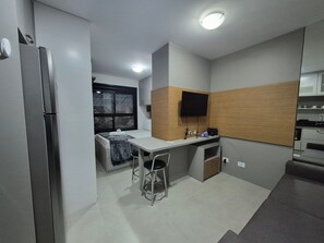 Basic Apartment | Interior - Your Complete Stay in a Building With a gym in the Best Location in Curitiba - Plas (Curitiba)
