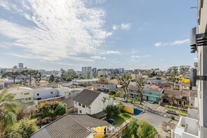 View from property - Your Complete Stay in a Building With a gym in the Best Location in Curitiba - Plas (Curitiba)